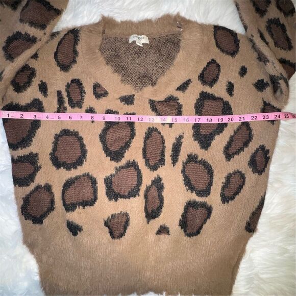 Umgee Women's V-Neck Fuzzy Leopard Animal Print Sweater Brown Size S Oversized - Picture 8 of 10